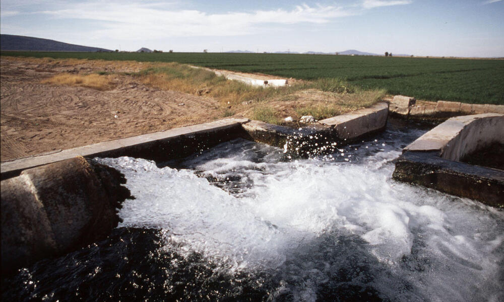 Water from underground aquifers Used to irrigate great prairies of wheat and other commercial crops Gulf of California, Mexico